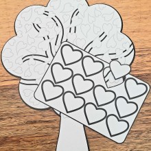 עץ משפחה - 36 יצירות ליום המשפחה